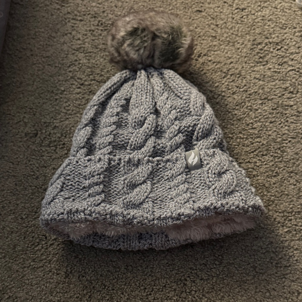 Cozy Gray Knit Pom-Pom Beanie